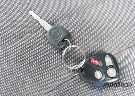 2005 Chevrolet Classic z USA, uszkodzony, nr VIN 1G1ND52F65M183311